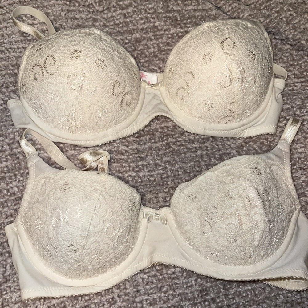 white bra - size: 34B - brand - LILY OF FRANCE